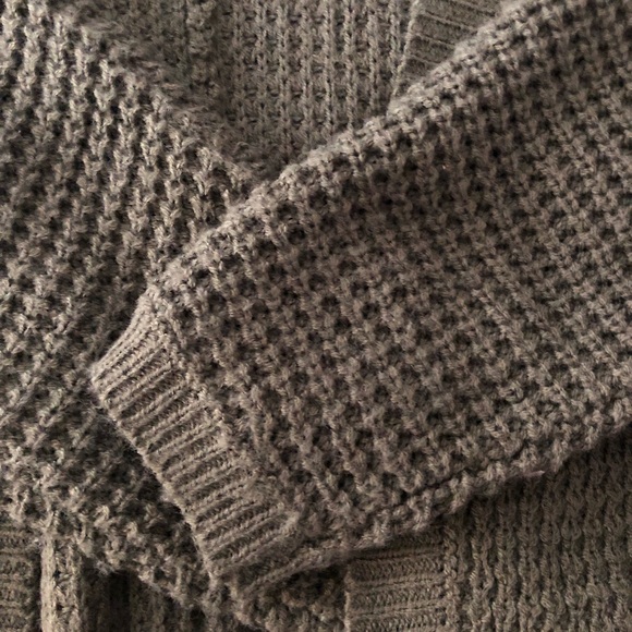 Charlotte Russe Cardigan - Picture 2 of 4